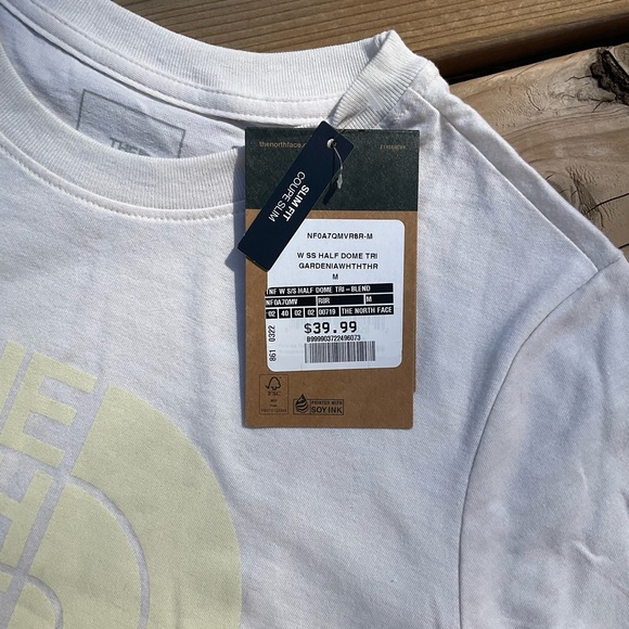 NWT The North Face T-Shirt - Picture 2 of 3